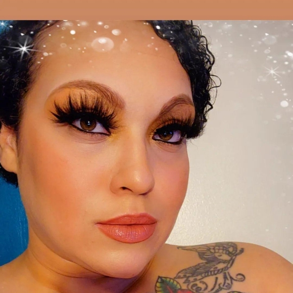 Meet your Posher, Tiffanee - Picture 3 of 3